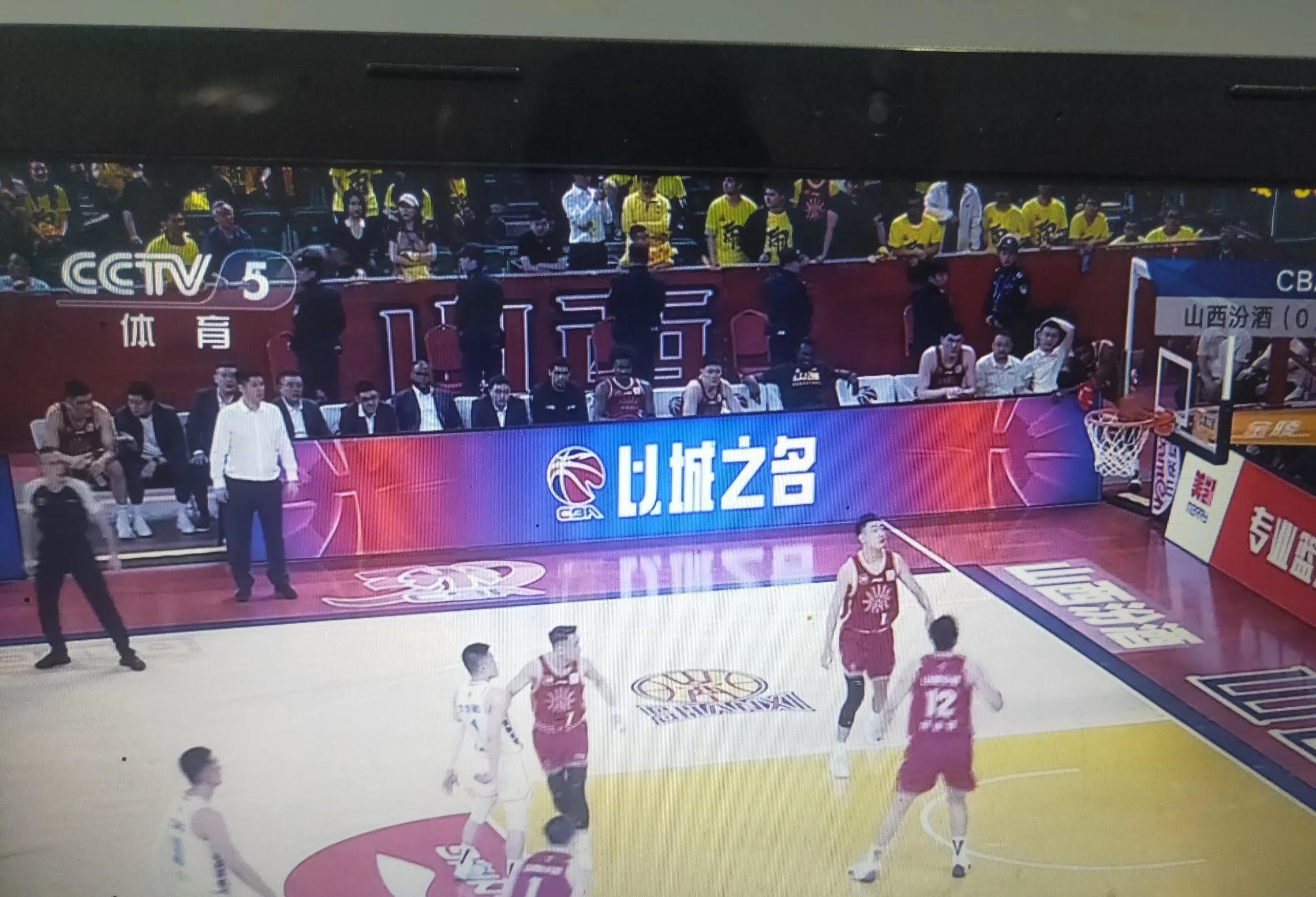 包含篮球联赛强队对阵弱队，比赛结果悬念丛生的词条