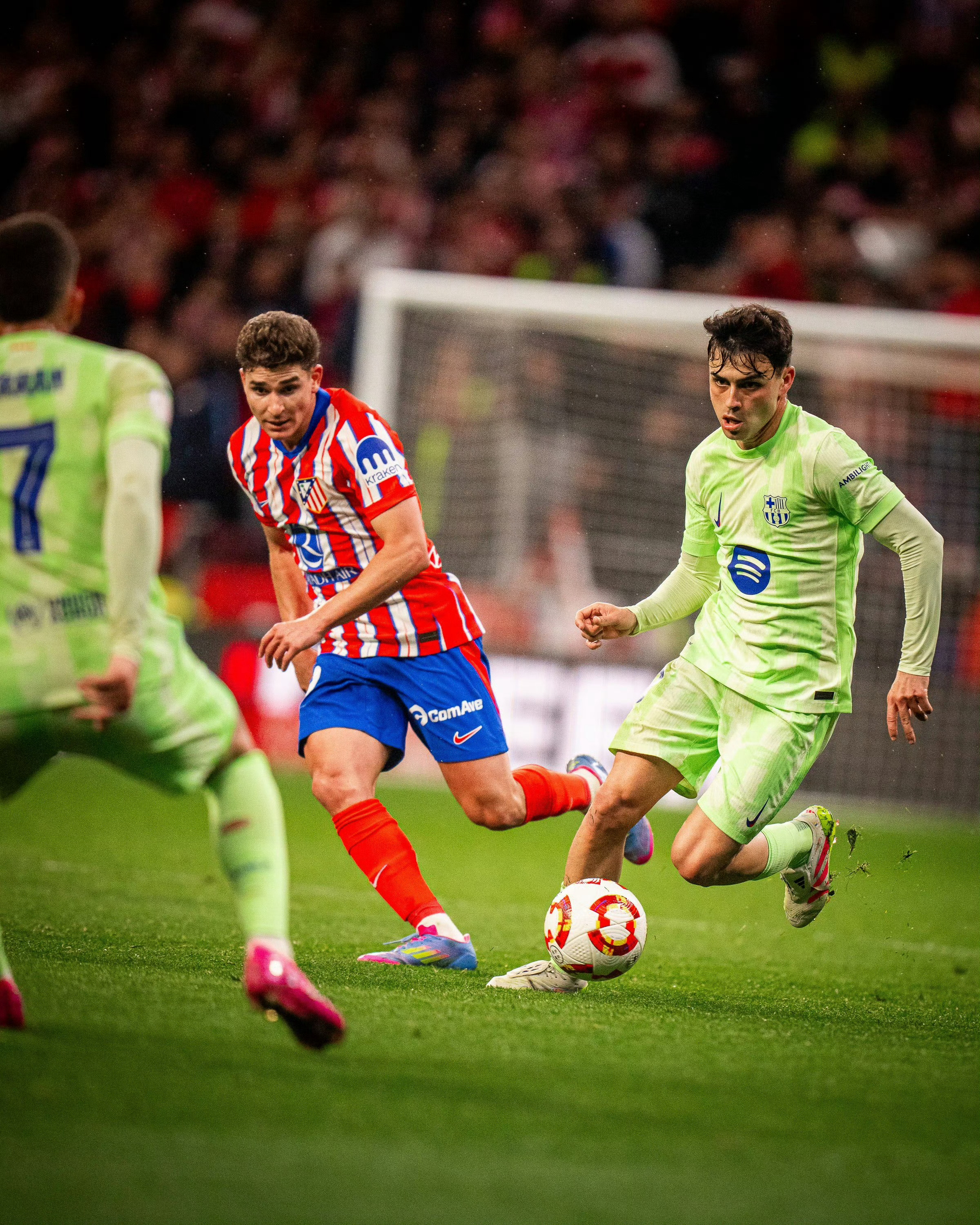 皇家马德里客场击败巴塞罗那,取得重要胜利 皇家马德里客场击败巴塞罗那,取得重要胜利