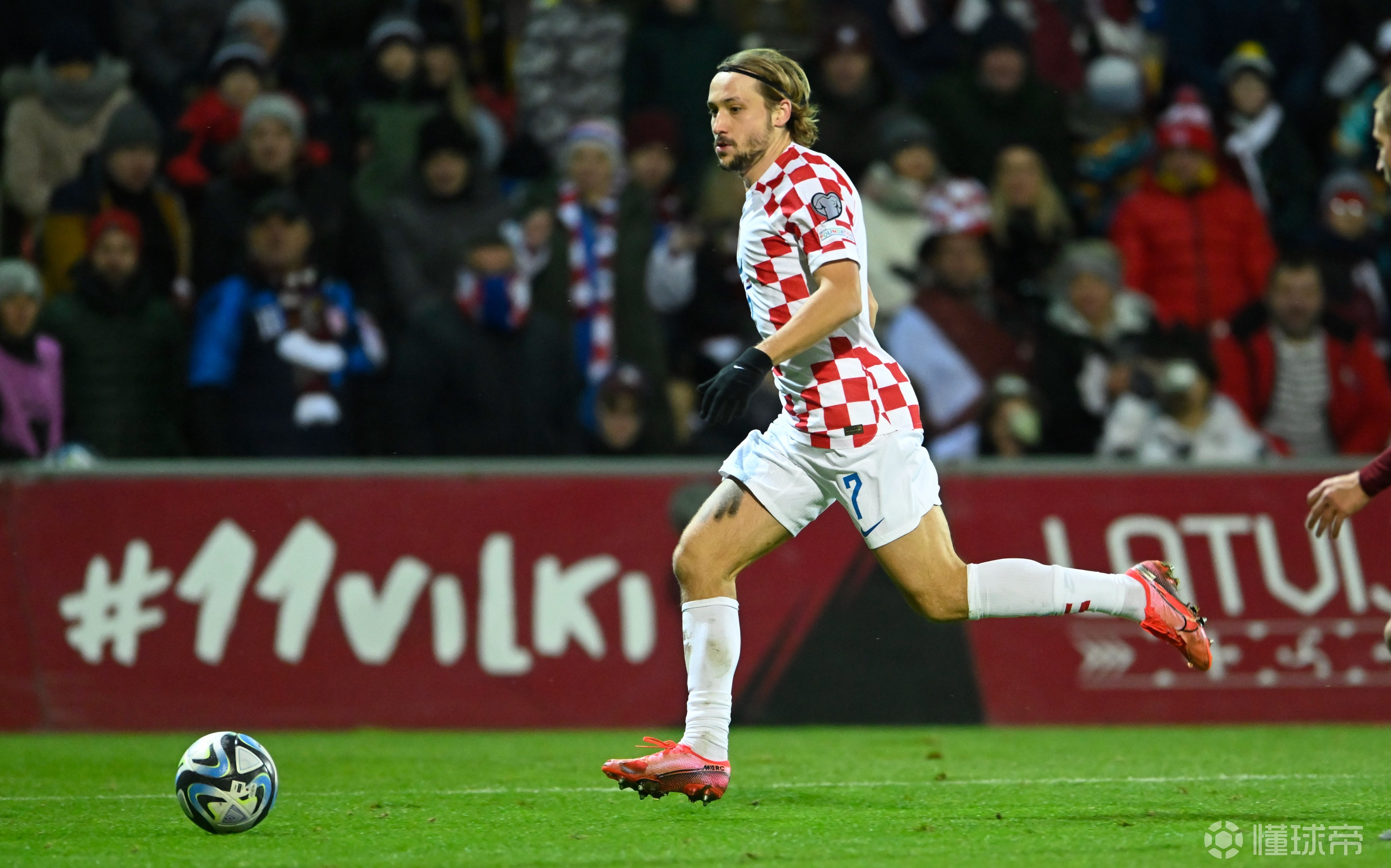 克罗地亚队在欧预赛比赛中惊险胜出 克罗地亚队在欧预赛比赛中惊险胜出