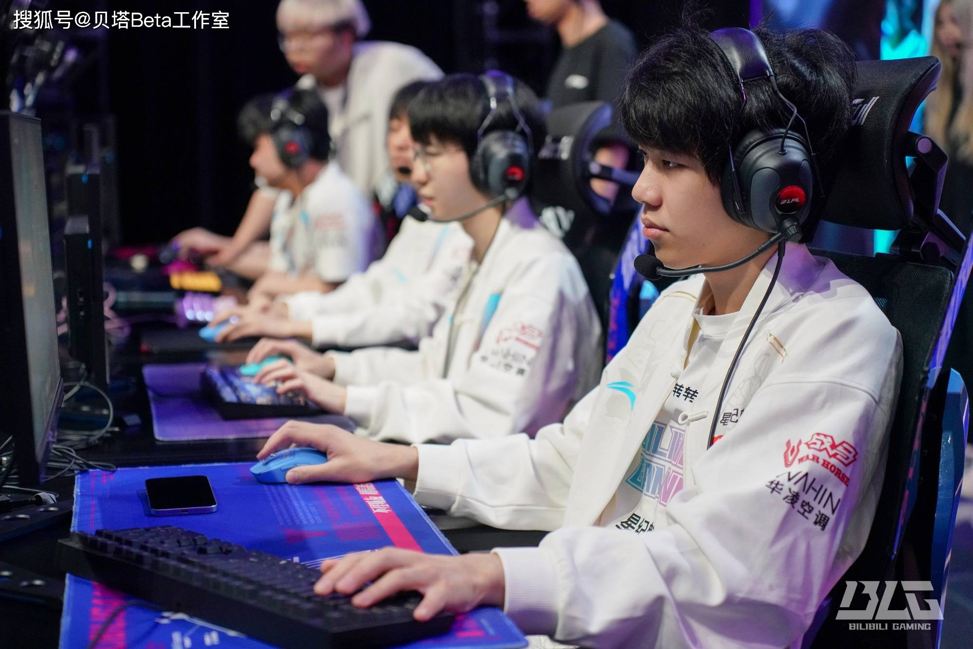 BLG鏖战JDG，Knight团战一打五峡谷大战四强赛，技惊四座的简单介绍