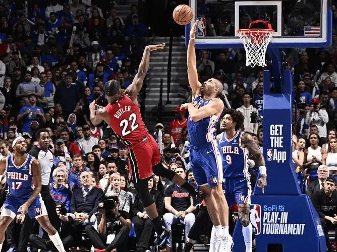 热火B队鏖战尼克斯，哈里斯爆发神勇的简单介绍