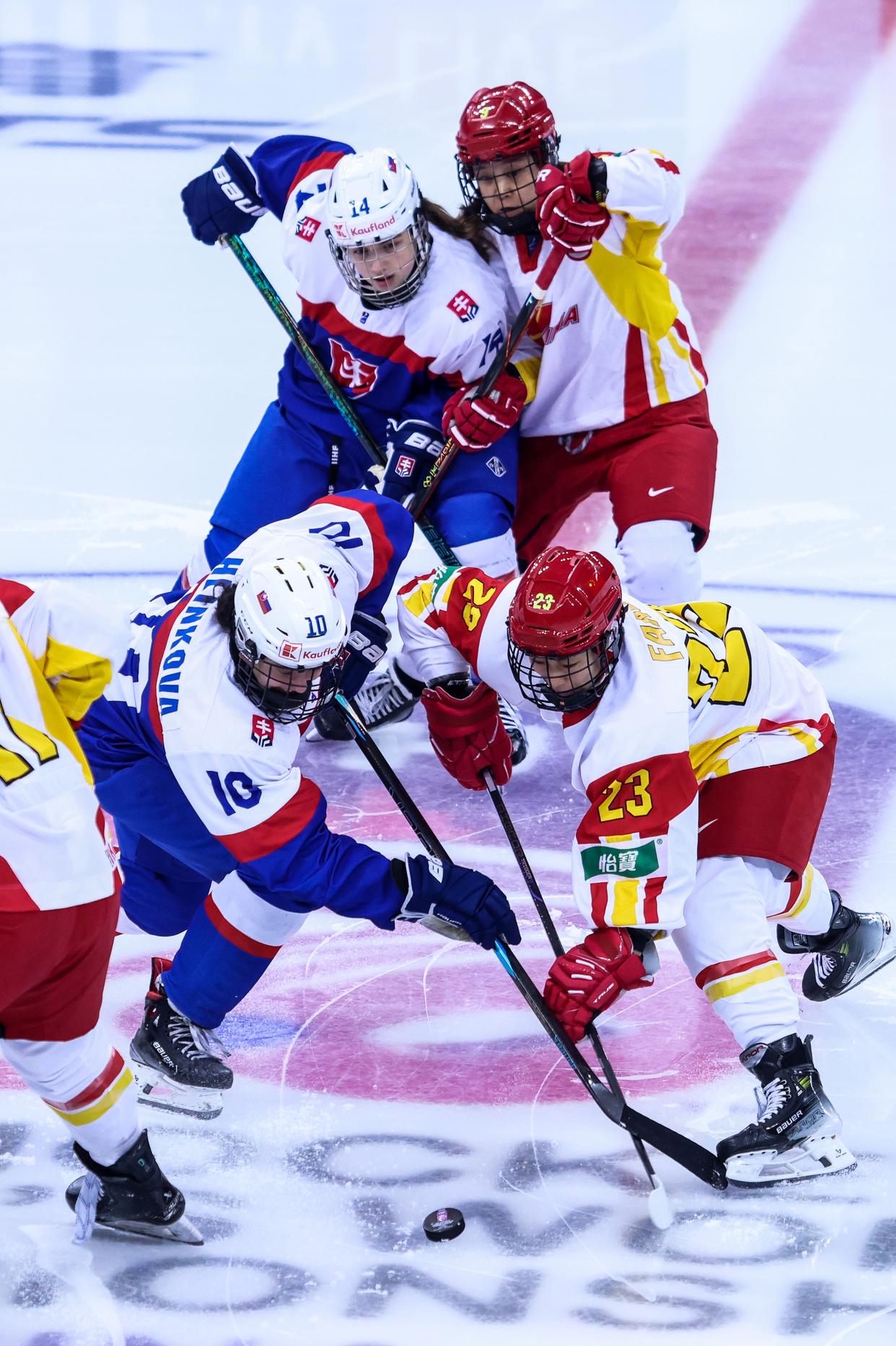 世界赛舞台，冰球代表国家出征荣耀的简单介绍