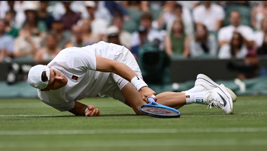 戴维斯杯横扫温网，兹维列夫点燃赛场